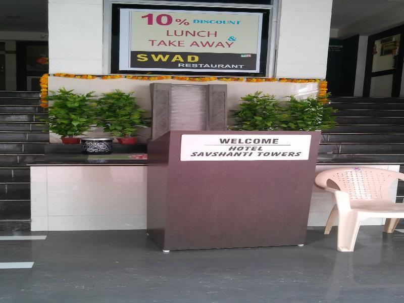 Hotel Savshanti Towers Vadodara Buitenkant foto